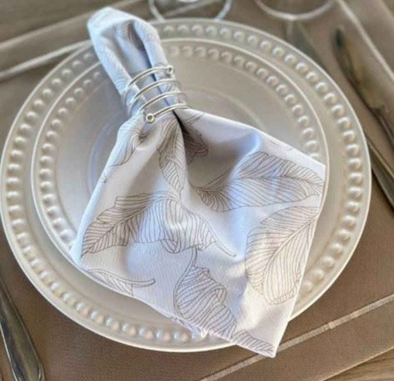 Guardanapo sarja - estampa com fundo off white e folhas bege - Imagem 2