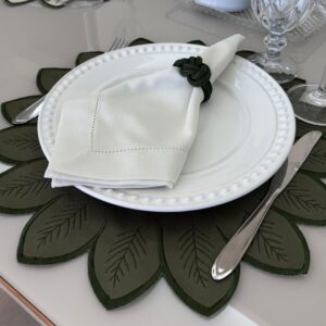 Lugar Americano Folhas - 2 faces - verde musgo / creme com bordado verde musgo