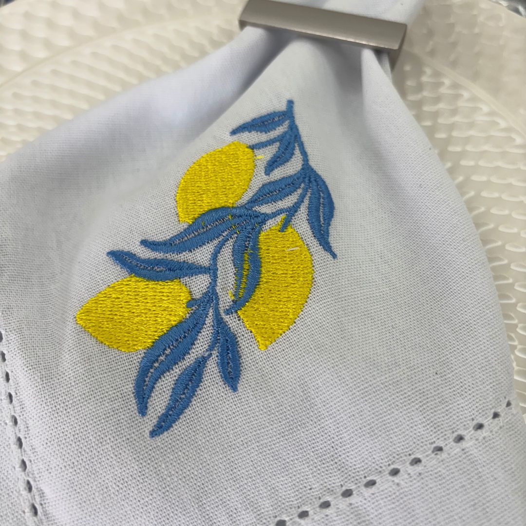 Guardanapo linho misto bordado - branco - limão siciliano folhas azuis - Imagem 2
