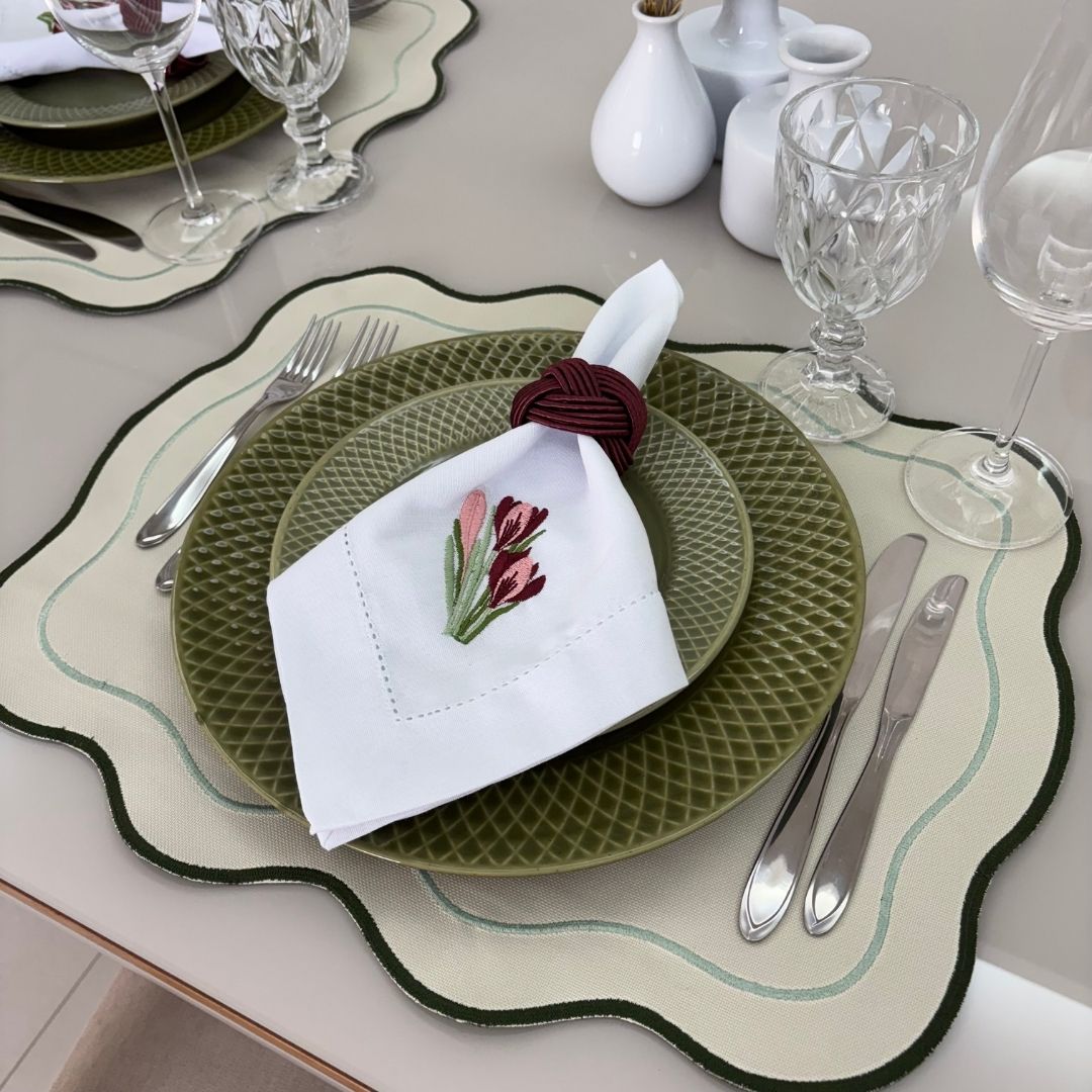 Lugar Americano Ondas - 2 faces - verde musgo / creme com bordado degradê verde musgo e verde mais claro - Imagem 4