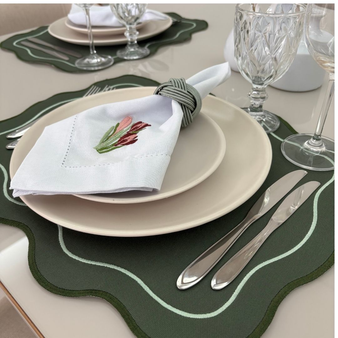 Lugar Americano Ondas - 2 faces - verde musgo / creme com bordado degradê verde musgo e verde mais claro - Imagem 5