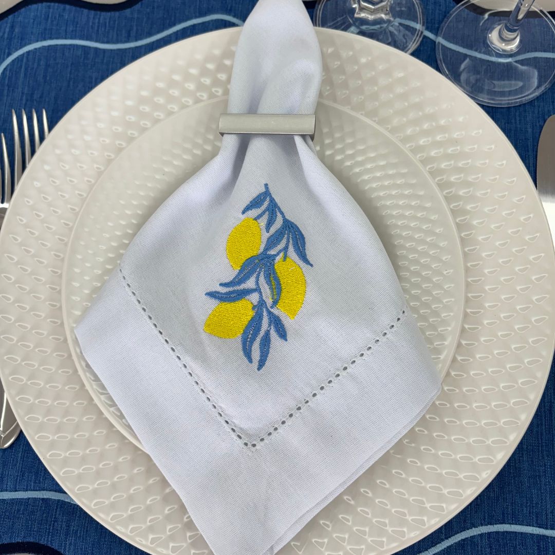 Guardanapo linho misto bordado - branco - limão siciliano folhas azuis