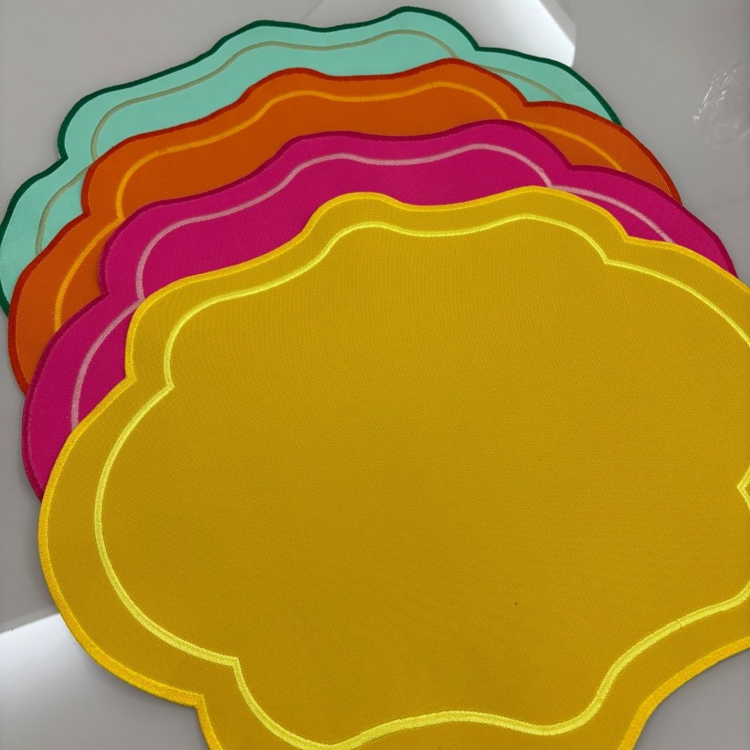 Lugar Americano Cores - 2 faces - branco / amarelo com bordado degradê amarelo e amarelo mais claro - Imagem 7