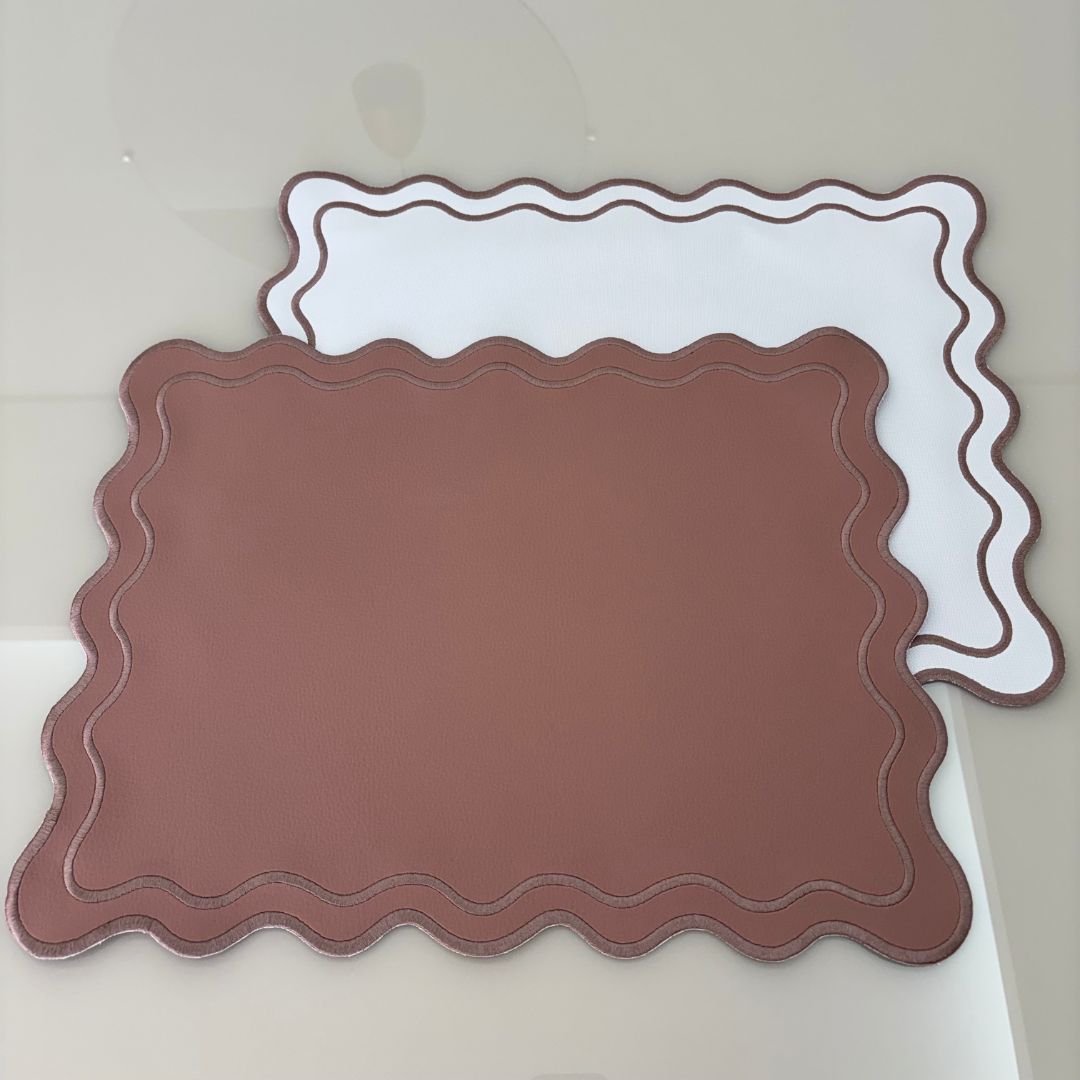 Lugar Americano Encanto Corino - 2 faces - rosê / branco com bordado rosê - Imagem 2