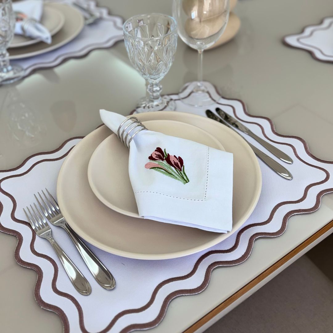 Lugar Americano Encanto Corino - 2 faces - rosê / branco com bordado rosê - Imagem 6