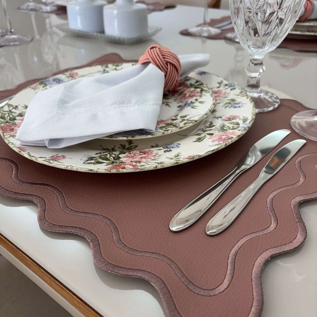 Lugar Americano Encanto Corino - 2 faces - rosê / branco com bordado rosê - Imagem 3