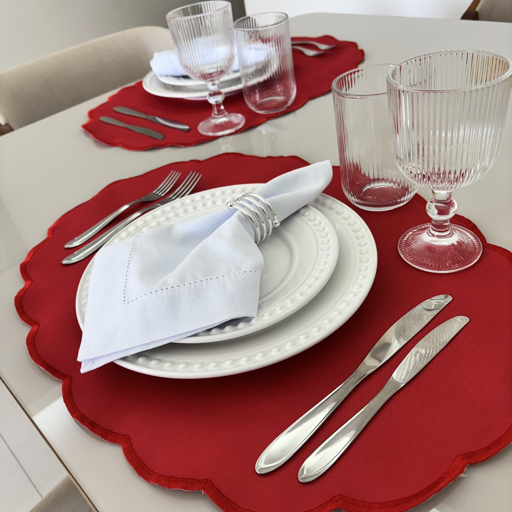Lugar Americano Toscana - 2 faces - vermelho / xadrez de vermelho e branco bordado vermelho - Imagem 3