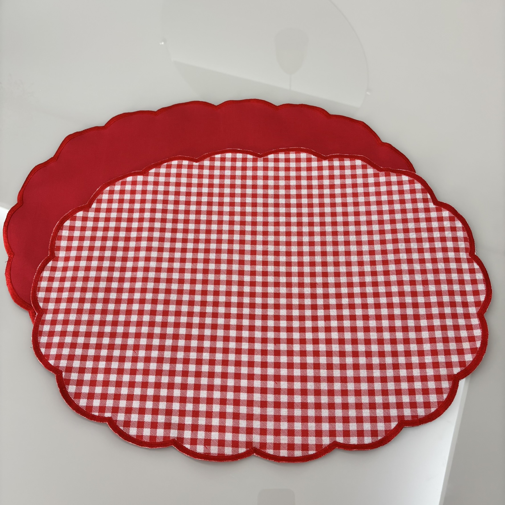 Lugar Americano Toscana - 2 faces - vermelho / xadrez de vermelho e branco bordado vermelho - Imagem 2