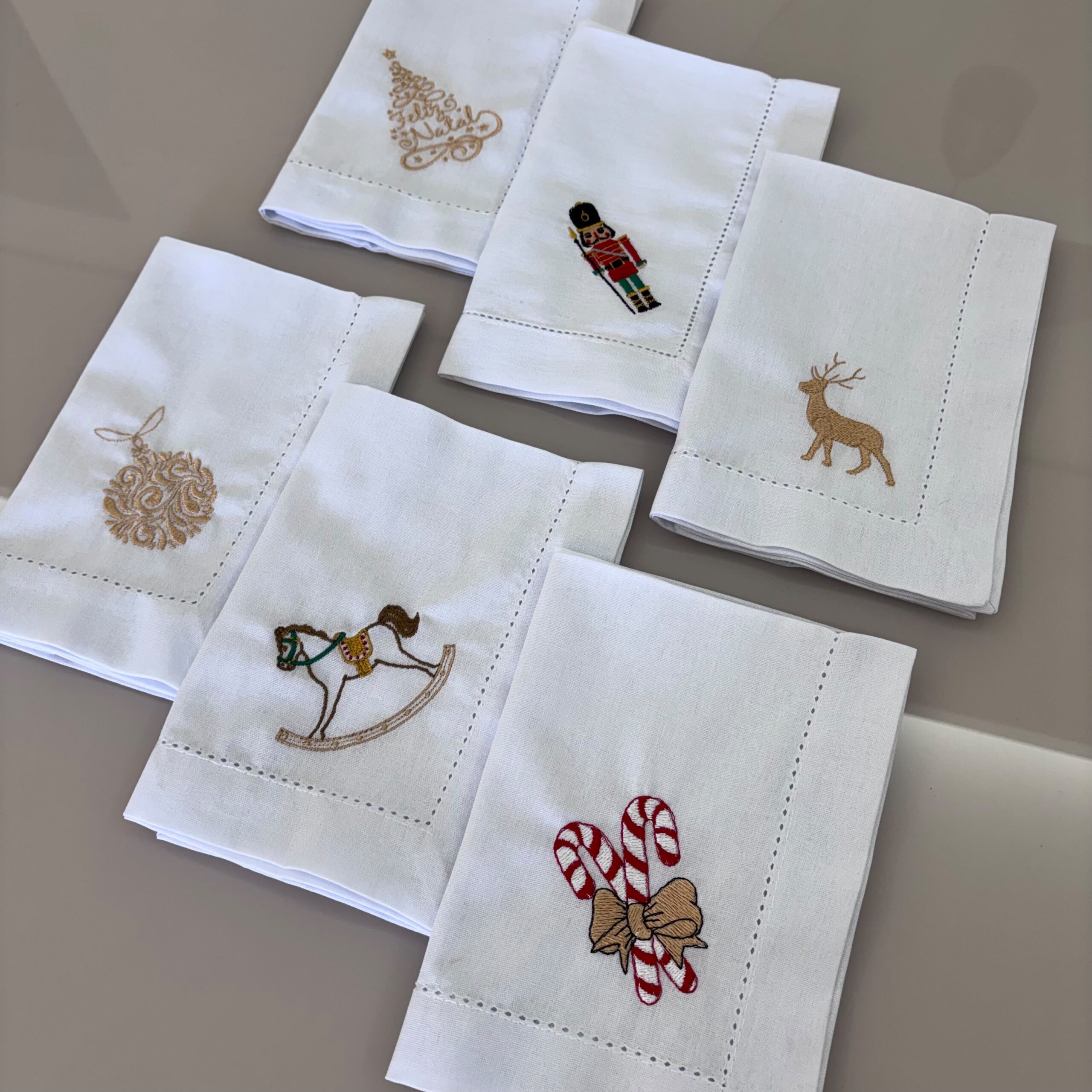Guardanapo linho misto bordado - branco - arvore dourada natalina - Imagem 2
