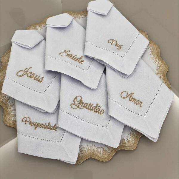 Guardanapo linho misto bordado - branco - palavras de afeto com bordado dourado