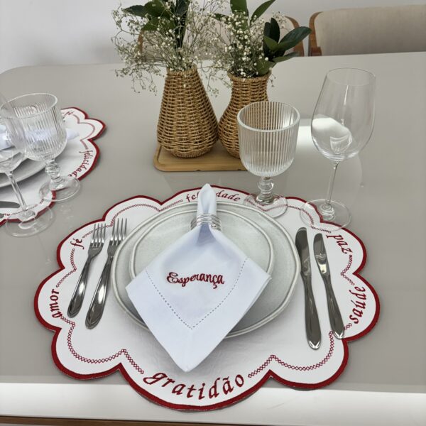 Lugar Americano Palavras de Afeto Corino - 1 face - corino branco com bordado vermelho